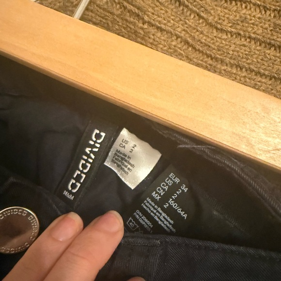 H&M Divided navy cargo high wasted Skirt - Picture 3 of 3